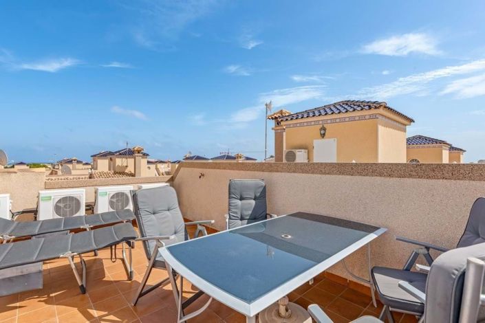 Image No.28-3 Bed Townhouse for sale