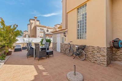 1447-458771-78d1f4f8b6655591b02d22fabb36a692d