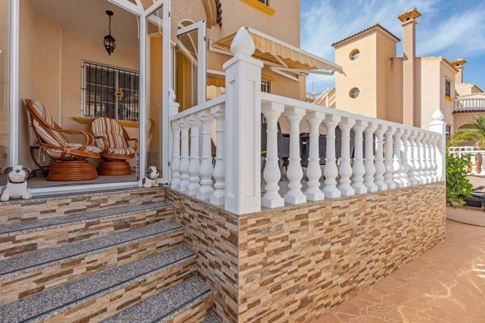 Image No.6-3 Bed Townhouse for sale