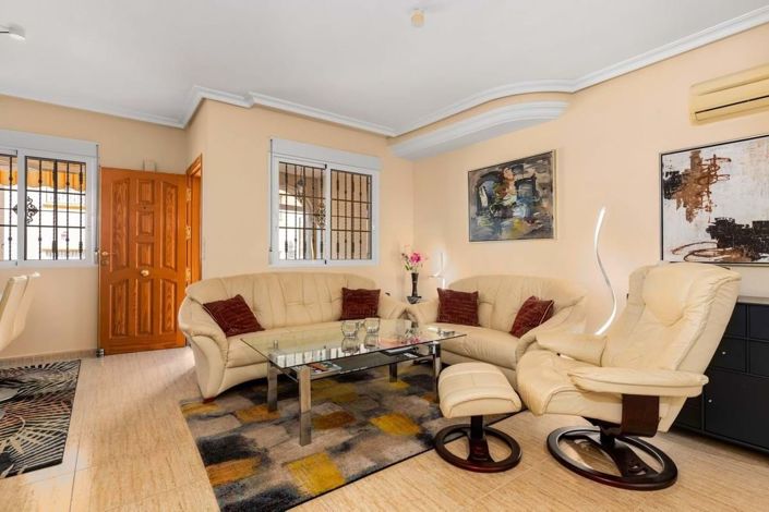 Image No.8-3 Bed Townhouse for sale