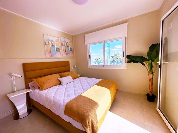 Image No.11-3 Bed Townhouse for sale