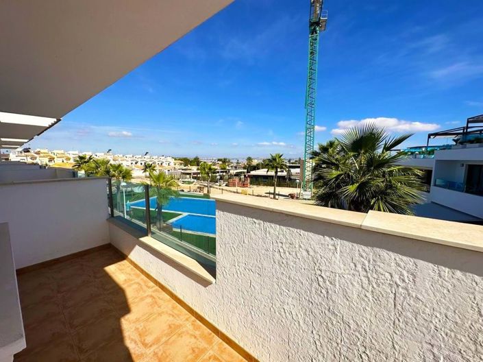 Image No.13-3 Bed Townhouse for sale