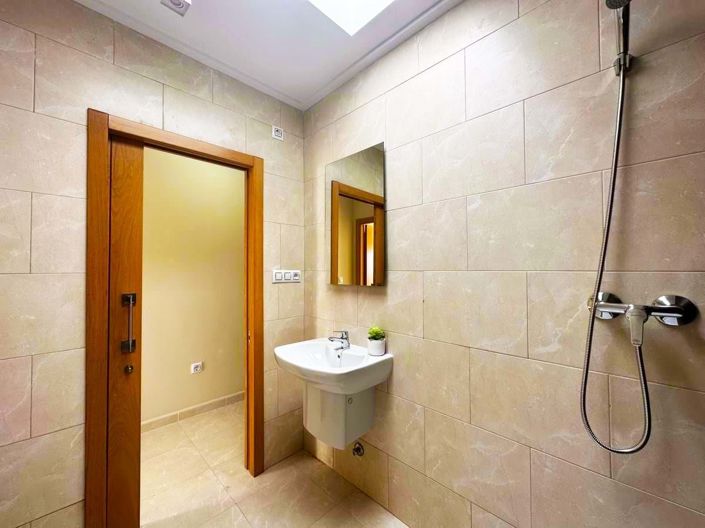 Image No.15-3 Bed Townhouse for sale