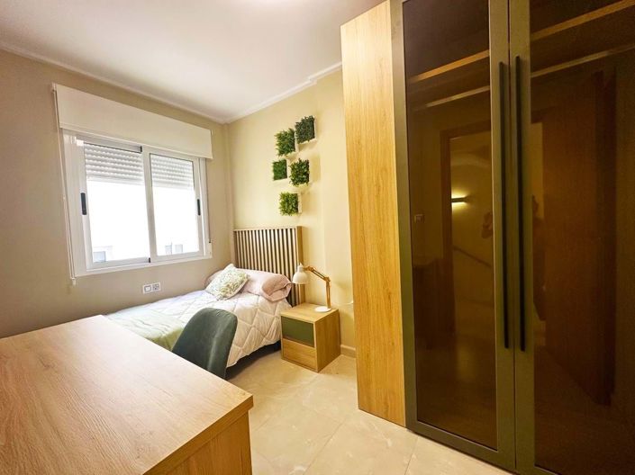 Image No.17-3 Bed Townhouse for sale