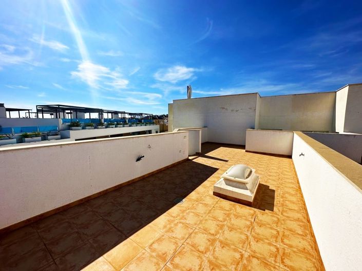 Image No.21-3 Bed Townhouse for sale