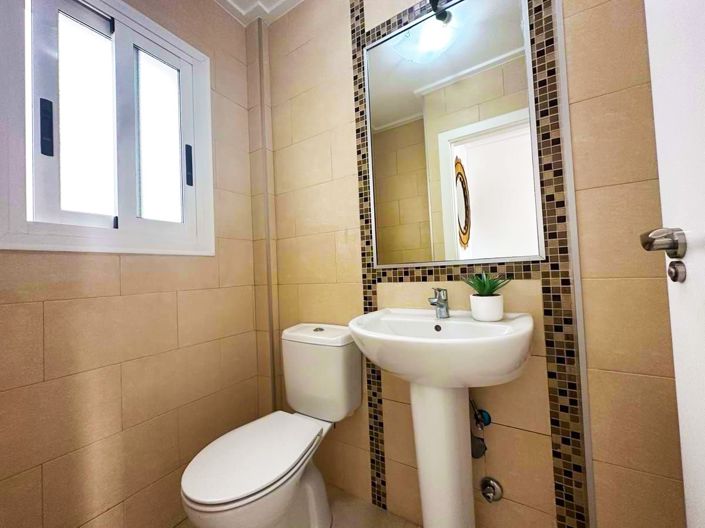 Image No.8-3 Bed Townhouse for sale