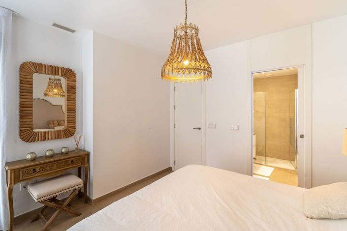 Image No.13-2 Bed Apartment for sale