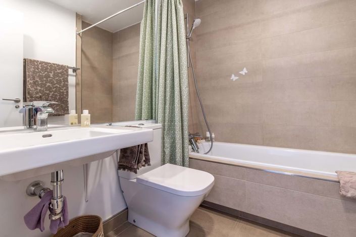 Image No.18-2 Bed Apartment for sale