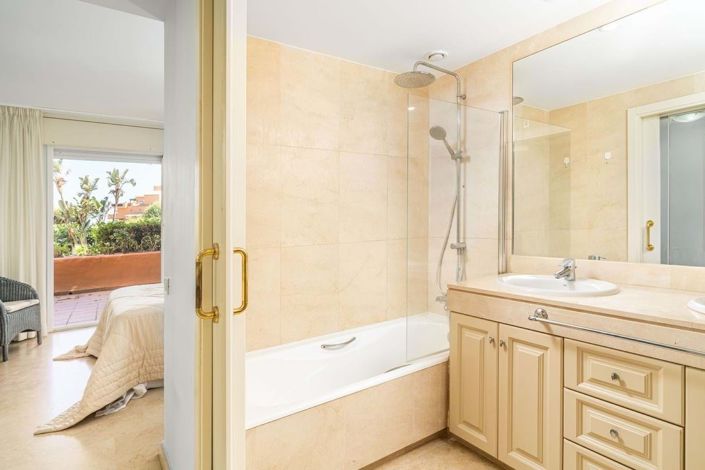 Image No.11-3 Bed Apartment for sale