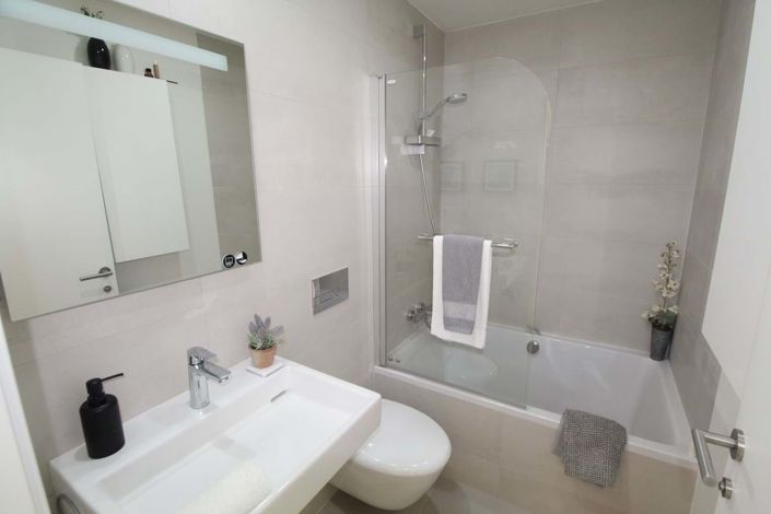 Image No.24-3 Bed Townhouse for sale