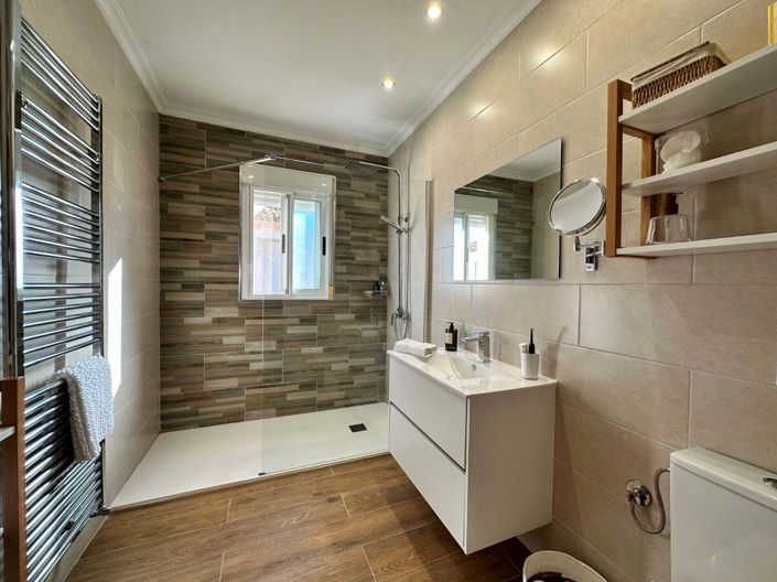 Image No.18-6 Bed Villa for sale