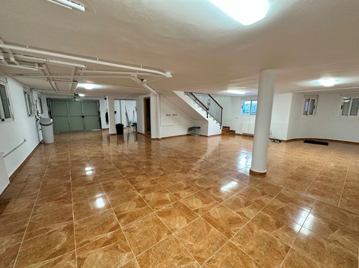 Image No.29-6 Bed Villa for sale