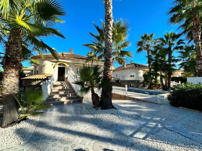 Image No.37-6 Bed Villa for sale