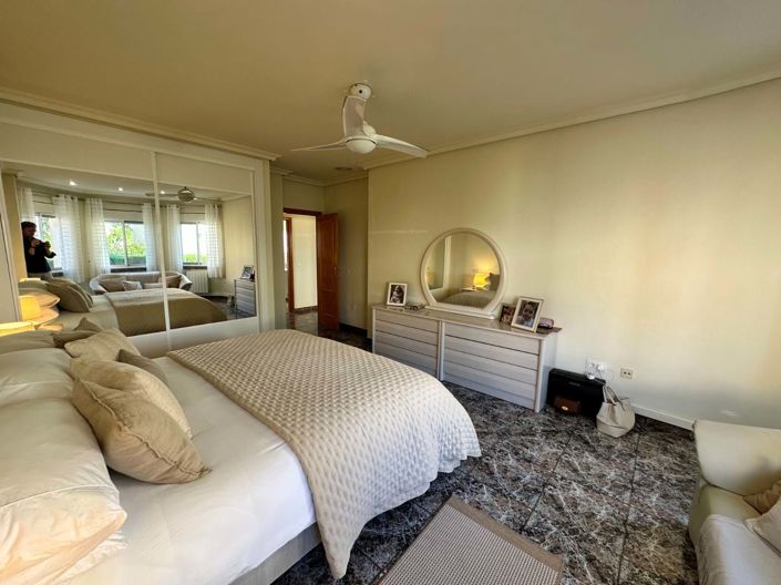 Image No.7-6 Bed Villa for sale