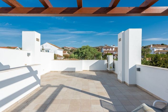 Image No.17-3 Bed Townhouse for sale