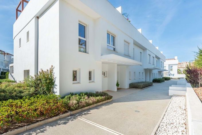 Image No.20-3 Bed Townhouse for sale