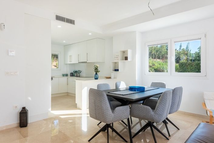 Image No.8-3 Bed Townhouse for sale