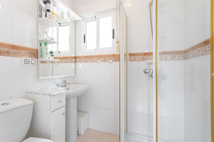 Image No.28-3 Bed Villa for sale