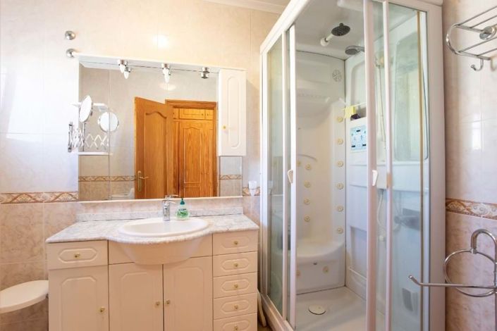 Image No.16-5 Bed Villa for sale