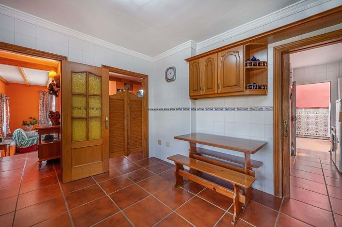 Image No.16-8 Bed Villa for sale