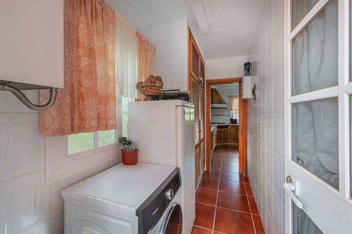 Image No.17-8 Bed Villa for sale