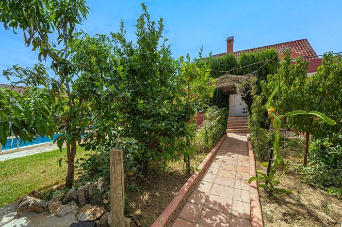 Image No.23-8 Bed Villa for sale