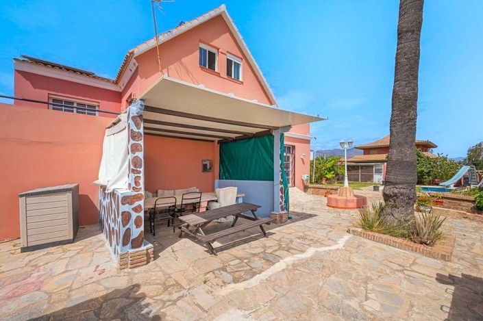 Image No.3-8 Bed Villa for sale