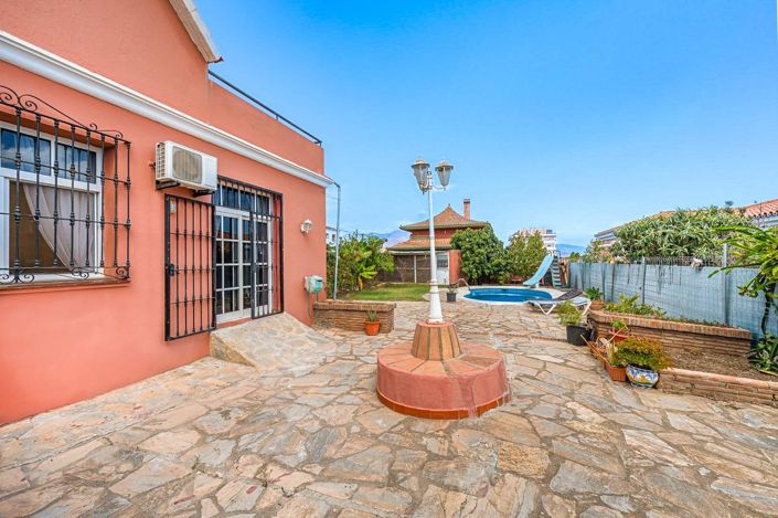 Image No.4-8 Bed Villa for sale