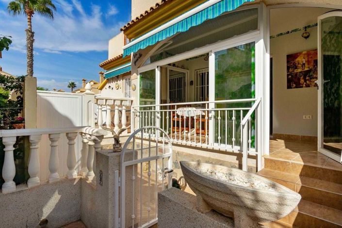 Image No.2-3 Bed Villa for sale