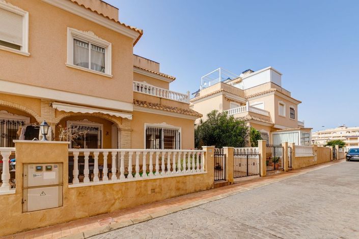 Image No.1-3 Bed Townhouse for sale