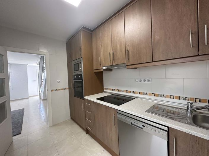 Image No.10-3 Bed Townhouse for sale