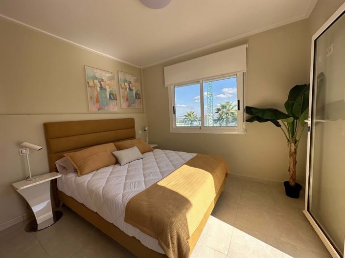 Image No.12-3 Bed Townhouse for sale