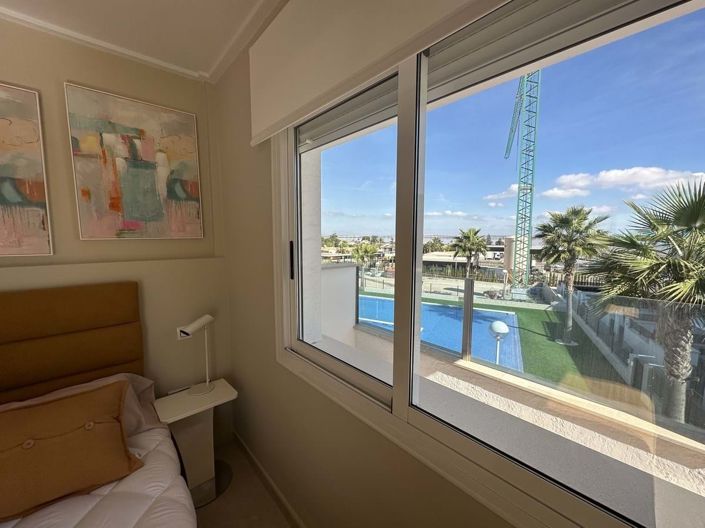 Image No.13-3 Bed Townhouse for sale