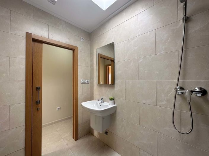 Image No.17-3 Bed Townhouse for sale