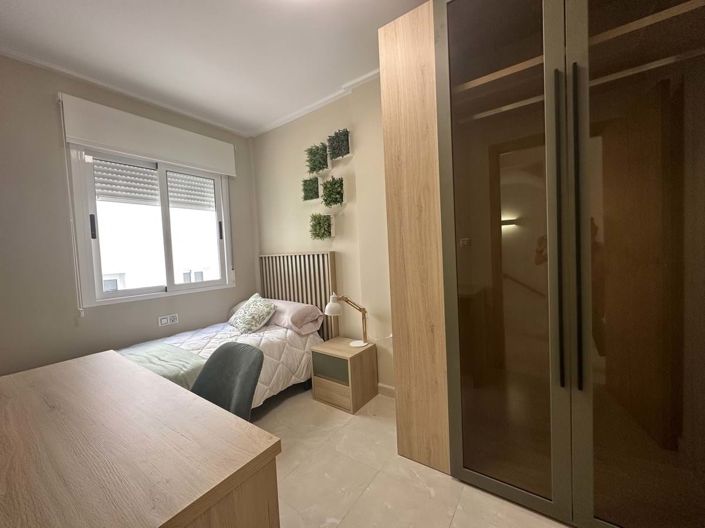 Image No.19-3 Bed Townhouse for sale