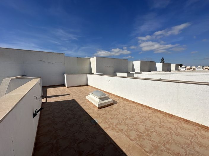 Image No.22-3 Bed Townhouse for sale