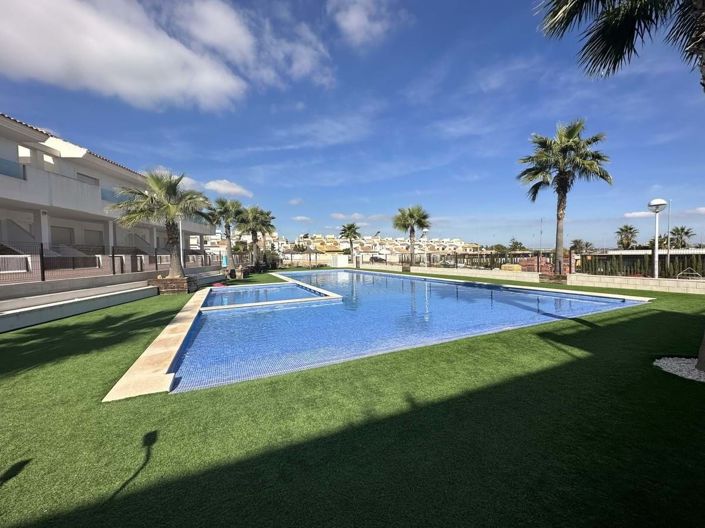 Image No.25-3 Bed Townhouse for sale