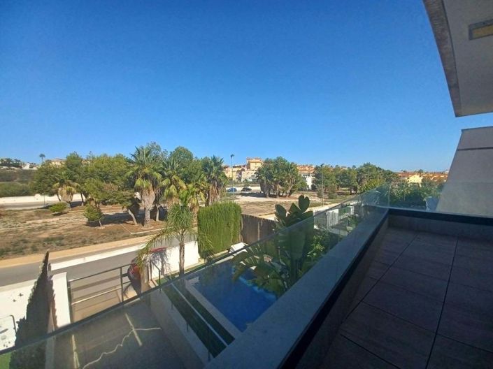 Image No.23-3 Bed Villa for sale