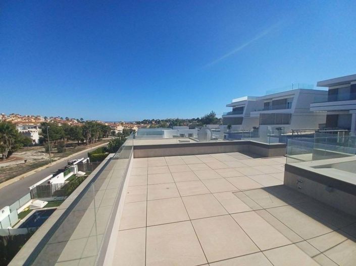 Image No.25-3 Bed Villa for sale