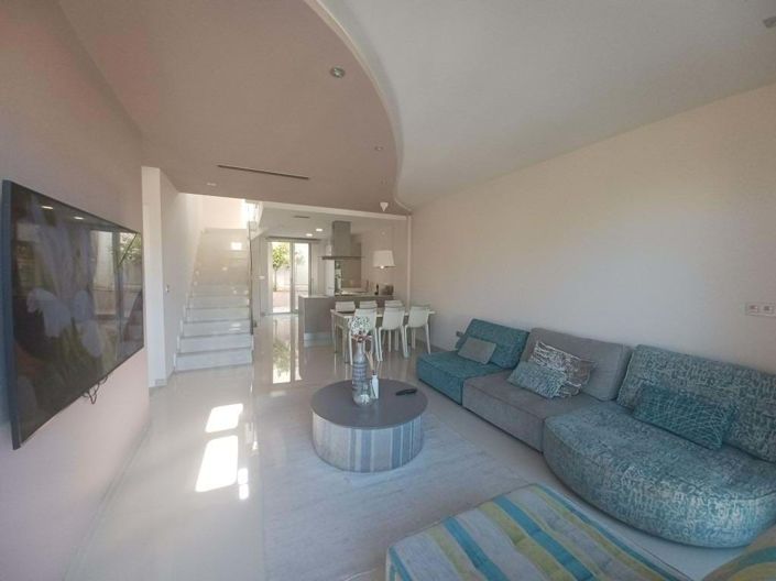 Image No.3-3 Bed Villa for sale