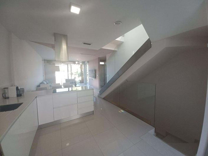 Image No.6-3 Bed Villa for sale