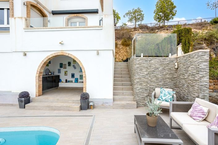 Image No.11-3 Bed Villa for sale