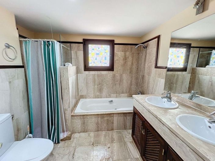 Image No.17-2 Bed Apartment for sale