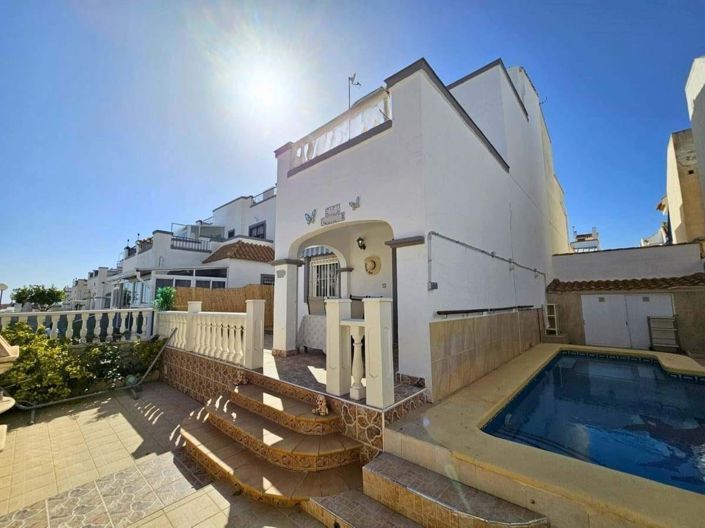 Image No.1-4 Bed Townhouse for sale
