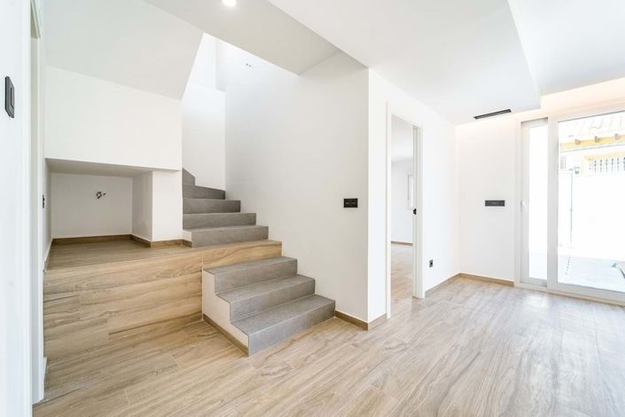 Image No.15-4 Bed Villa for sale