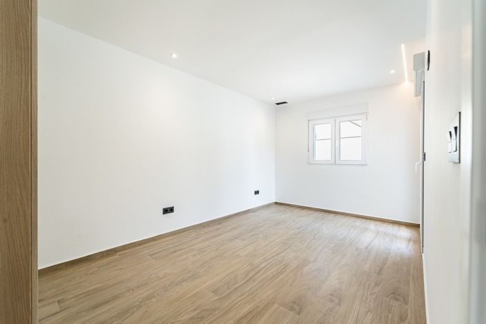 Image No.16-4 Bed Villa for sale