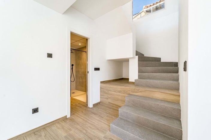 Image No.19-4 Bed Villa for sale