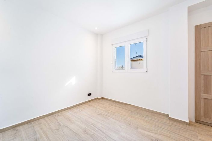 Image No.20-4 Bed Villa for sale