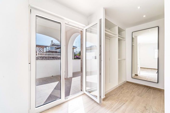 Image No.25-4 Bed Villa for sale