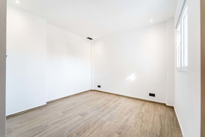 Image No.27-4 Bed Villa for sale